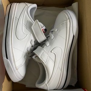 Nike court legacy NEW size 9c